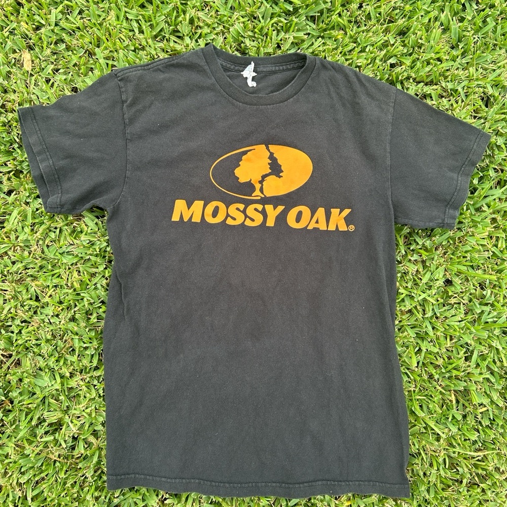 Vintage mossy oak y2k tee. No stains, good condition. Streetwear